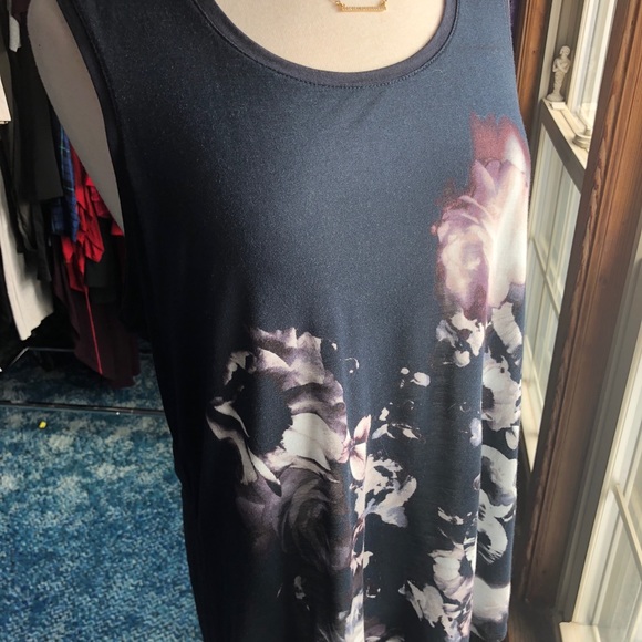 Vera Wang Soft Watercolor Tank! - Picture 3 of 8